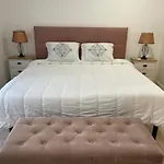 Cozy In Historic Downtown - Farm Views - Walk To *