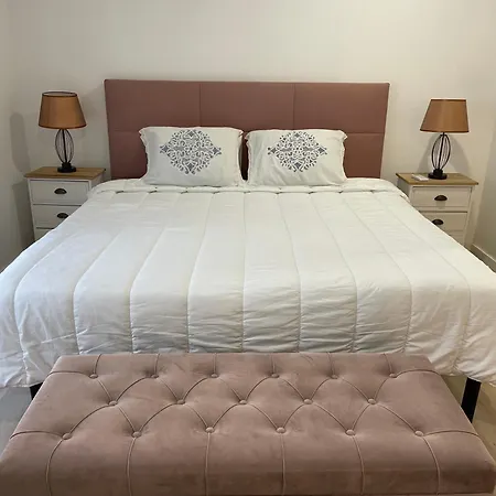 Cozy In Historic Downtown - Farm Views - Walk To *