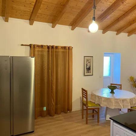 Σπίτι διακοπών Cozy In Historic Downtown - Farm Views - Walk To Foz do Arelho