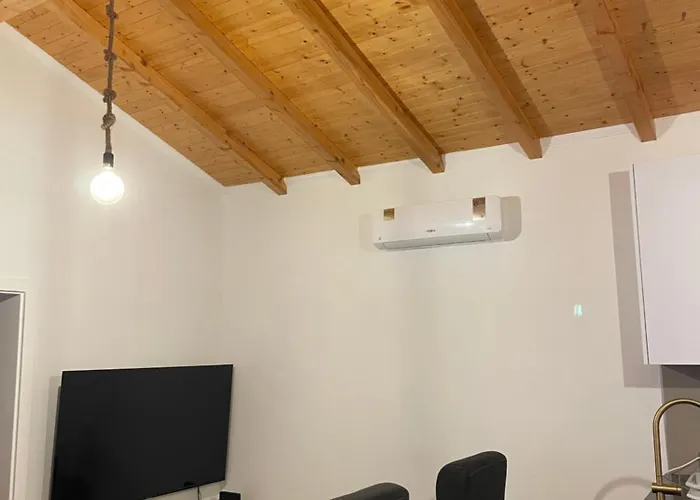 Дом отдыха Cozy In Historic Downtown - Farm Views - Walk To Фош-ду-Арелью