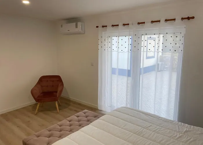 Cozy In Historic Downtown - Farm Views - Walk To