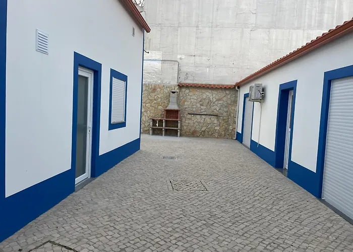 Дом отдыха Cozy In Historic Downtown - Farm Views - Walk To