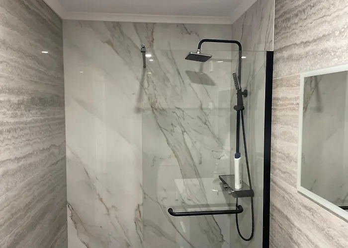 Cozy In Historic Downtown - Farm Views - Walk To