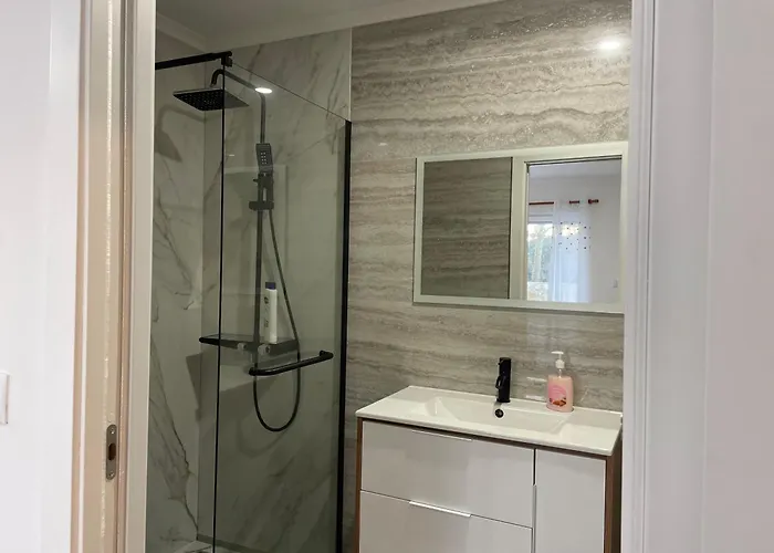 Дом отдыха Cozy In Historic Downtown - Farm Views - Walk To *