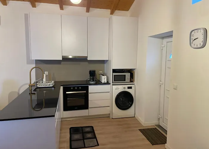 Cozy In Historic Downtown - Farm Views - Walk To Дом отдыха